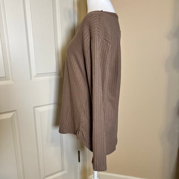 Chaser Thermal Long Sleeve Shirt Light Brown Waffle Knit Texture Size Medium EUC - Picture 5 of 7